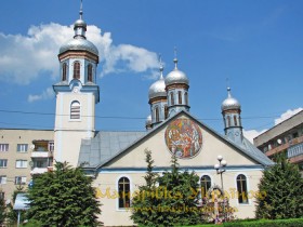 Свалява. Церква Різдва Богородиці