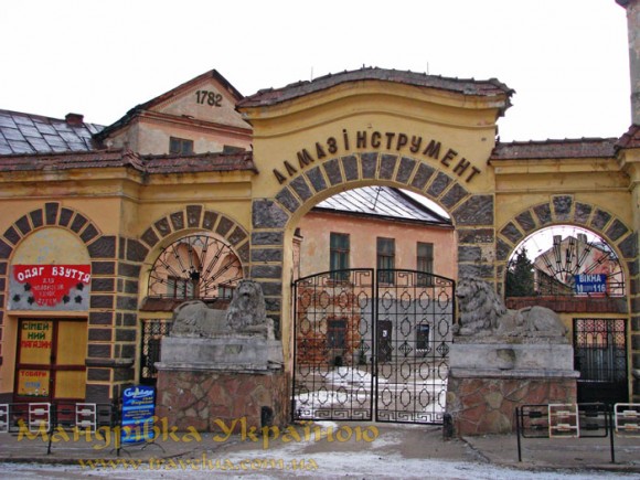 Львів. Фабрика горілок і лікерів Бачевського