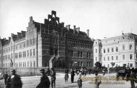 Львів. Школа Святої Анни Львів. Школа Святої Анни