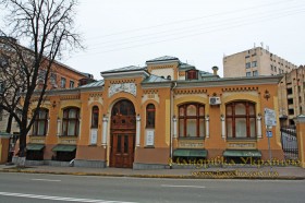 Будівля амбулаторної дитячої поліклініки, вул. Воровського №20