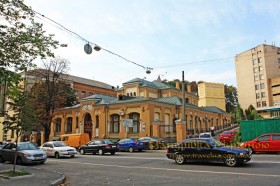 Будівля амбулаторної дитячої поліклініки, вул. Воровського №20